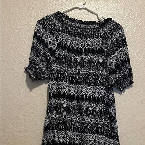 Faded Glory Black and White Geometric Blouse